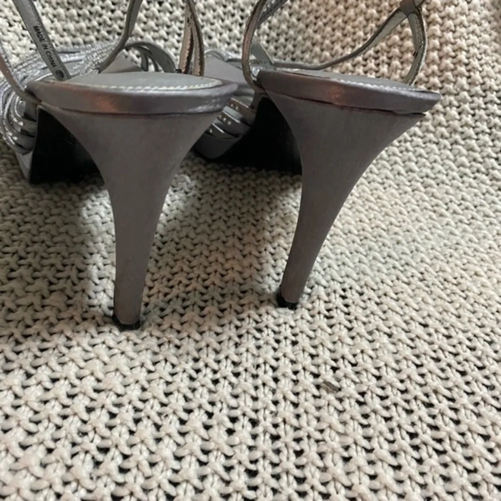 Papell‎ Studios Silver Heels, Size 7.5